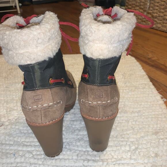 SPERRY HI HEEL SHEARLING MOCCASIN HIKING DUCK BOOTS 8 - Picture 3 of 5